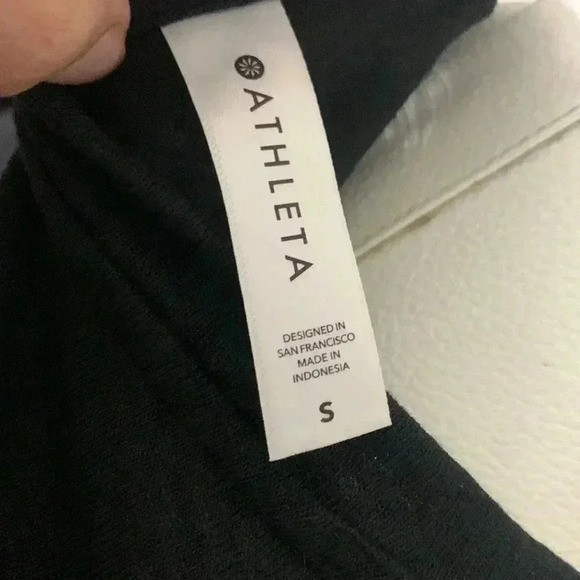 Athleta Breezy Scoop V-Neck Tee - Picture 6 of 7